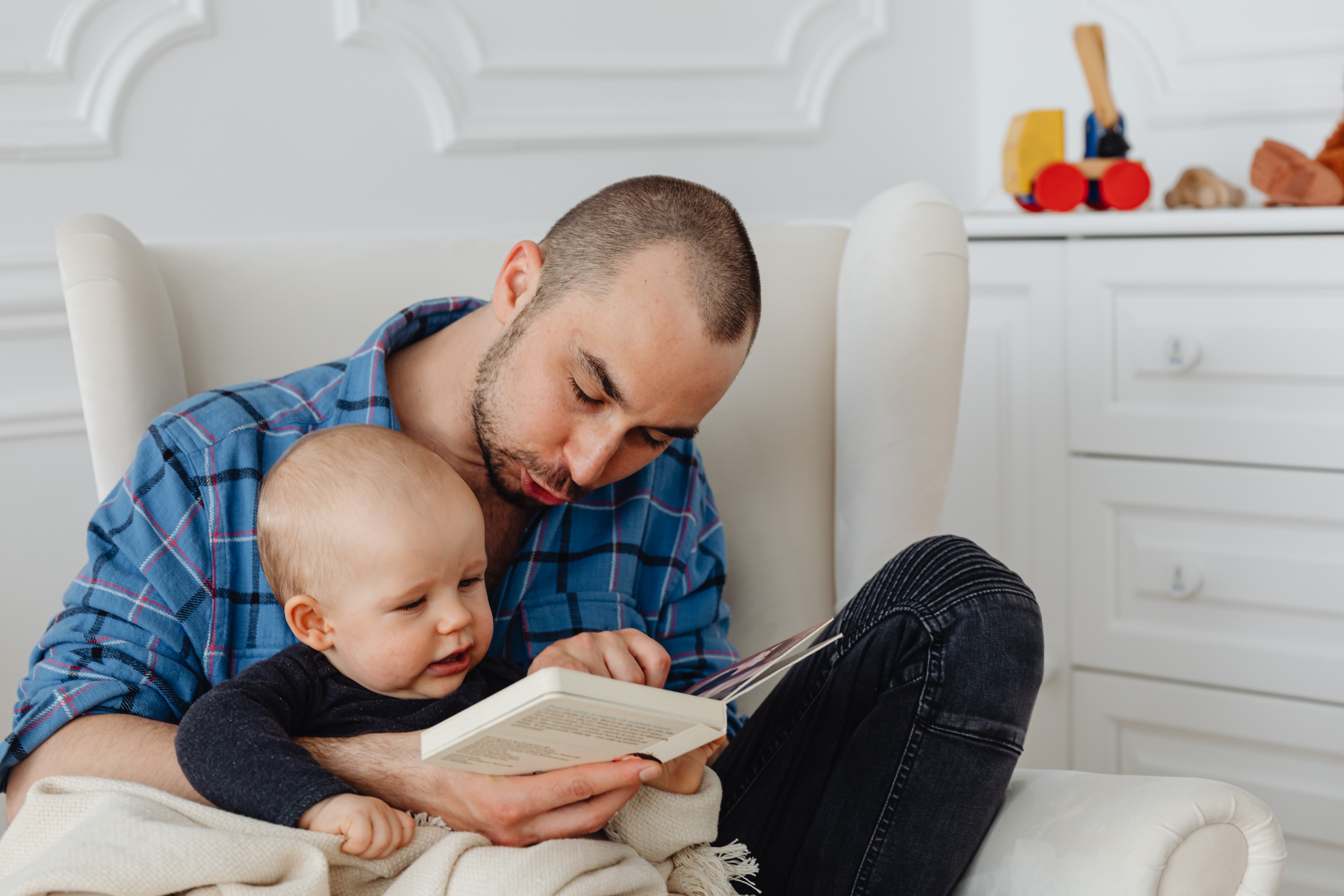 Books and Bonding: Strengthening Parent-Child Relationships